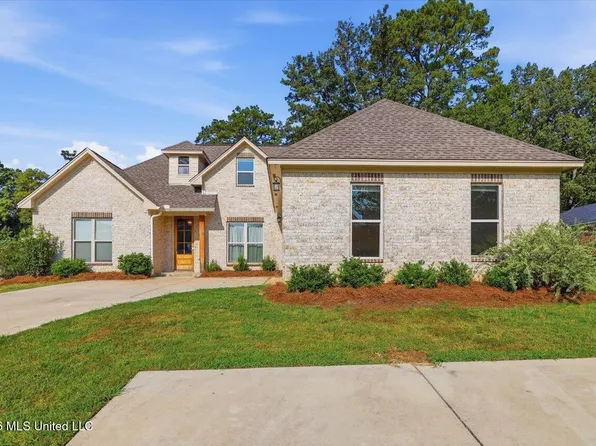 580 Hickory Pl, Brandon, MS 39047