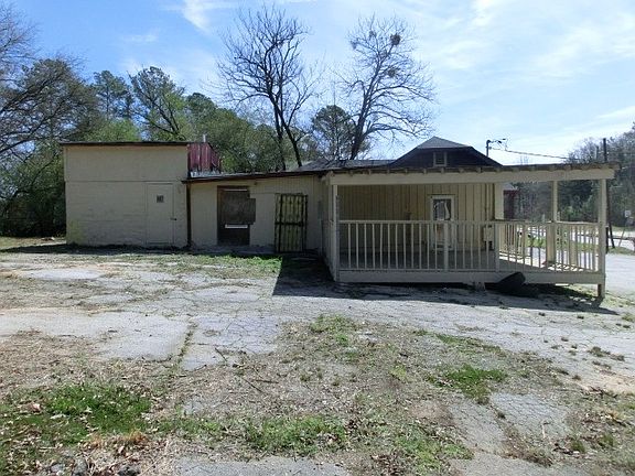 4th image of 2877 Donald Lee Hollowell Pkwy NW