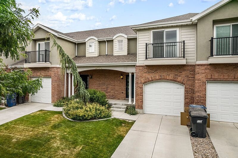 1st image of 1508 N June St #75