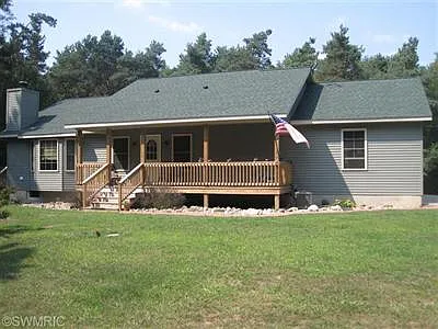 13225 Seventeen Mile Rd NE photo 1