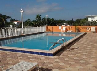 2450 NE 135th St APT 410, North Miami, FL 33181