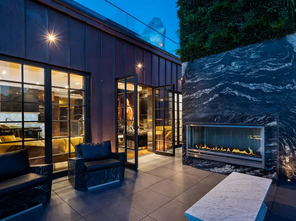 11 East 68th Street image 14 of 19