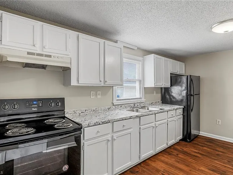 104 S Raleigh St — Photo 12