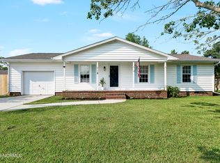 414 Folkstone Rd, Holly Ridge, NC 28445