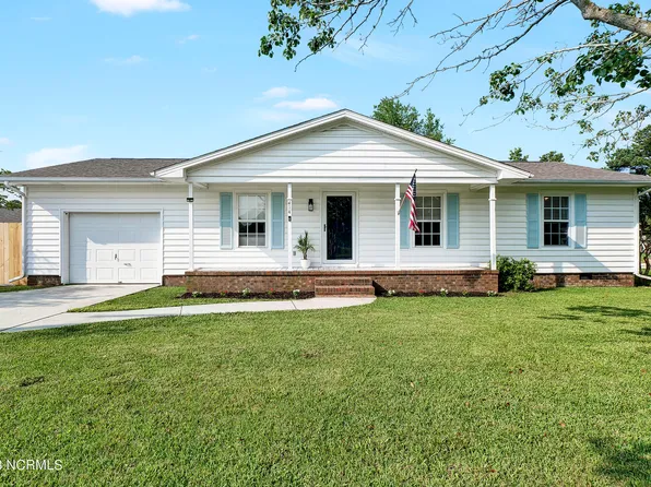 414 Folkstone Road, Holly Ridge, NC 28445