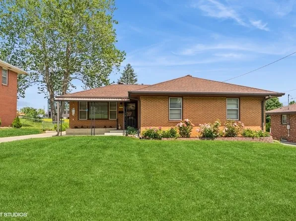 633 Clegg Rd, West Des Moines, IA 50265