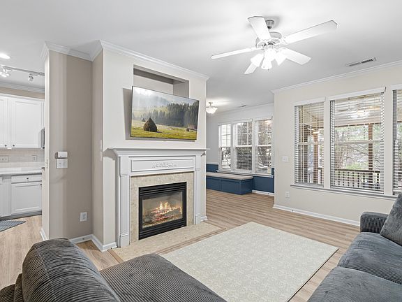 3rd image of 5917 Chivalry Ct