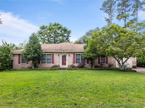 962 Dandridge Dr, Fayetteville, NC 28303