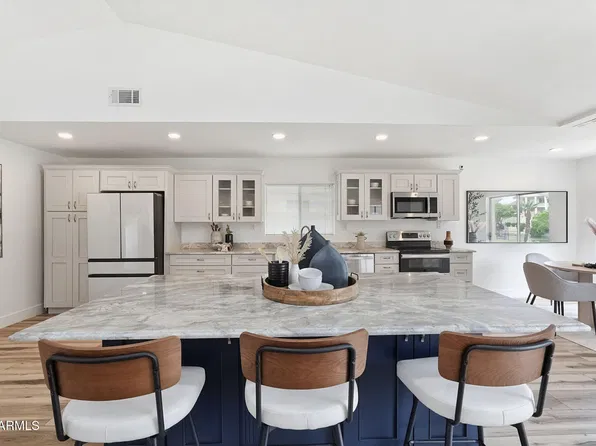 978 E DRIFTWOOD Drive, Tempe, AZ 85283