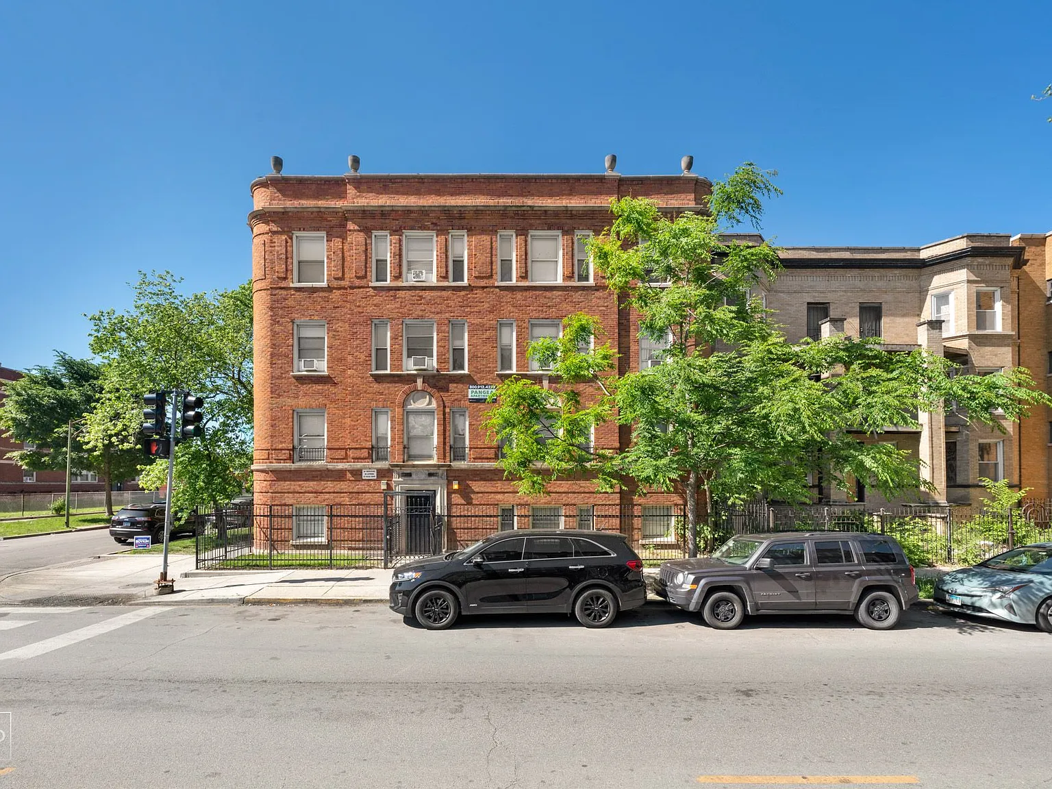 5732 W Washington — Photo 4