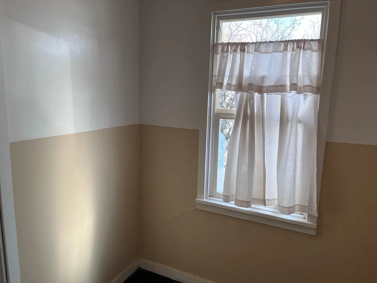 Building Photo - 1054 Cedar St #2