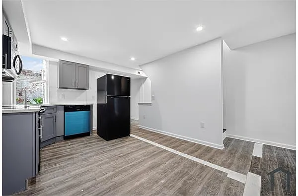 Building Photo - 408 Diamond St #2