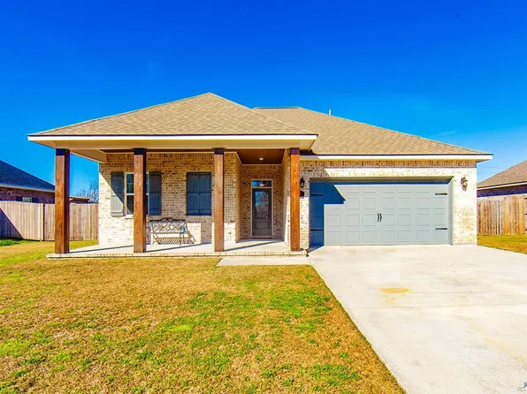 146 Le Belle Maison Dr, Raceland, LA 70394