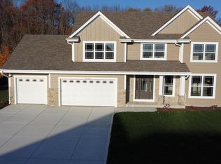 W223N4477 Planetree Trl, Pewaukee, WI 53072