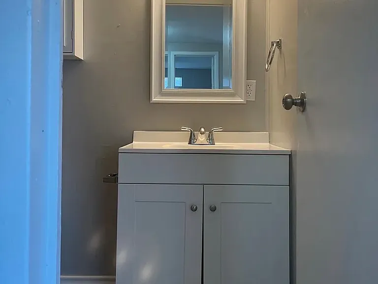 710 E Avenue G #7 — Photo 8