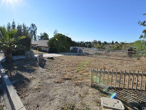 5th image of 5897 Avenue Juan Bautista