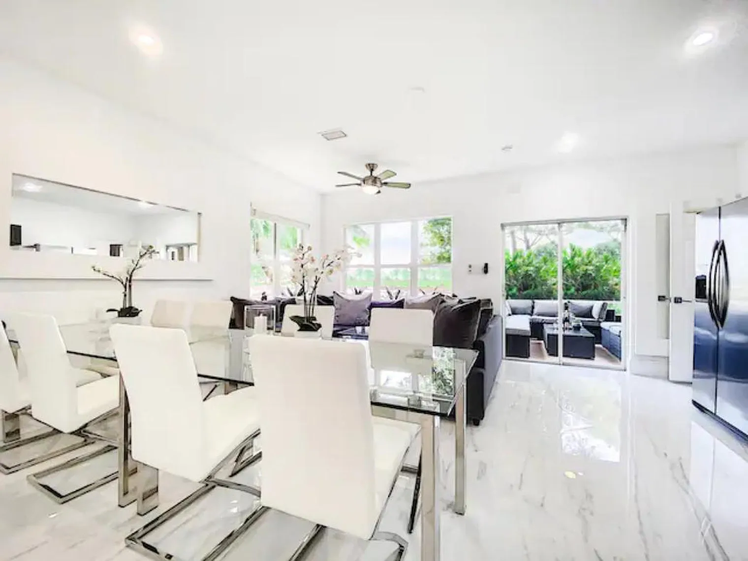 2 bed, 2.0 bath, 1194 sqft, $9,883 — Photo 3