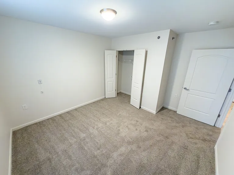 Ivy Pointe — Photo 7