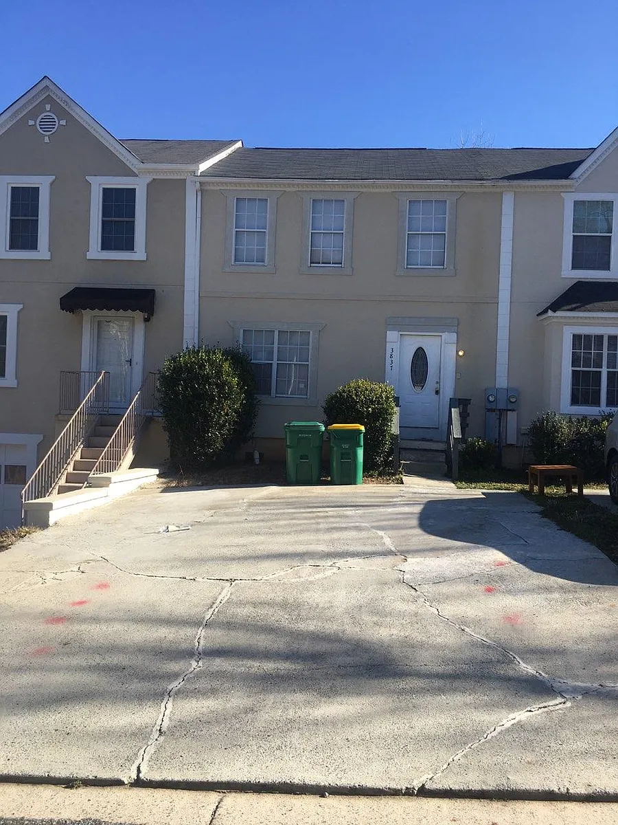 Building Photo - 3837 Meadow Creek Dr
