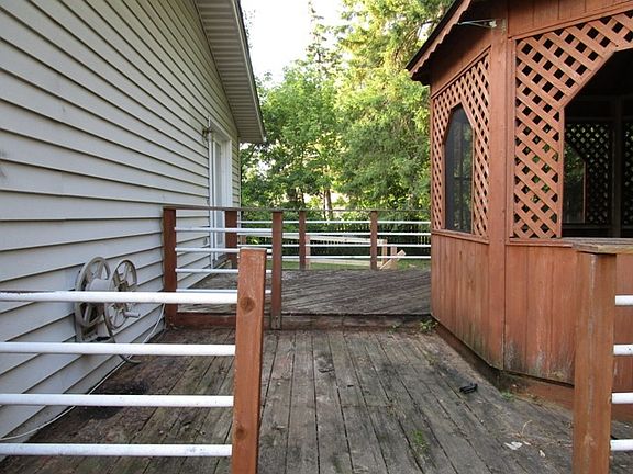 4th image of 33537 N Evergreen Dr