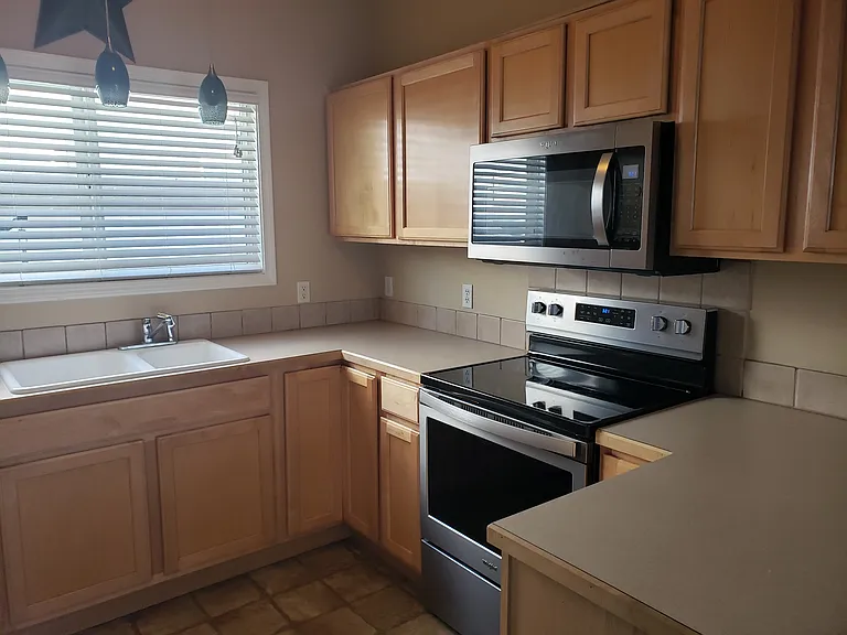 1308 S Manitou Ave — Photo 3