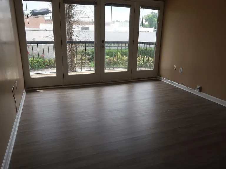 2749 Sullins St #204 — Photo 2