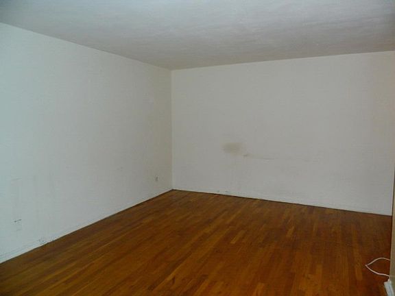 2nd image of 678 Warburton Ave APT 5G