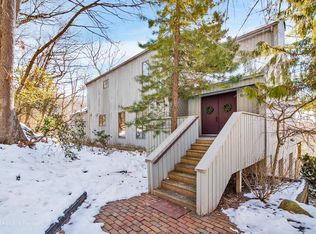 15 Lodge Ln, Port Jefferson, NY 11777