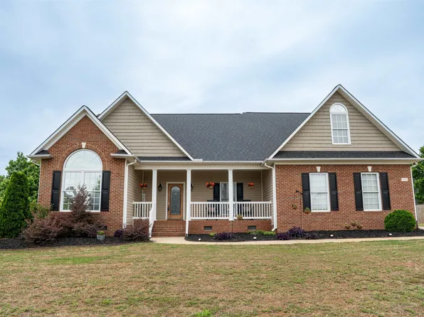 1048 Corie Crest Dr, Boiling Springs, SC 29316