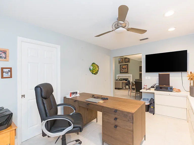 2020 W Dekle Ave #C — Photo 30