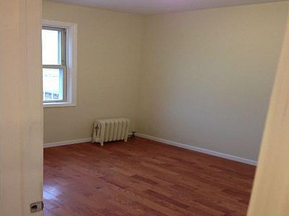 2nd image of 10140 108th St