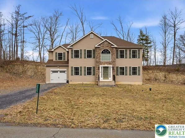 225 Swan Ct, East Stroudsburg, PA 18302