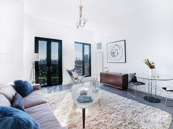 3rd image of 1139 49th Ave APT 902