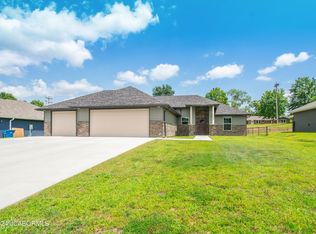 1913 Eliana Dr, Jefferson City, MO 65109