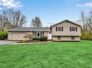 12609 Brucker Rd, Akron, NY 14001