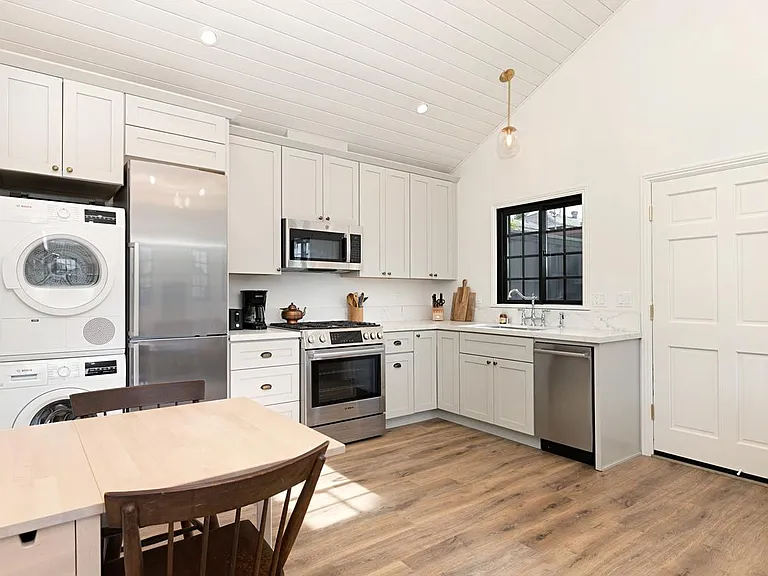 2056 Julian Ave — Photo 8
