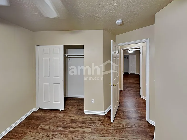 536 S 925 E — Photo 15