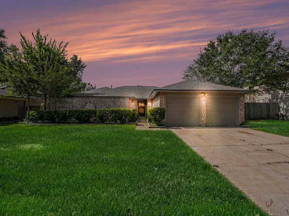 15606 Boulder Oaks Dr, Houston, TX 77084