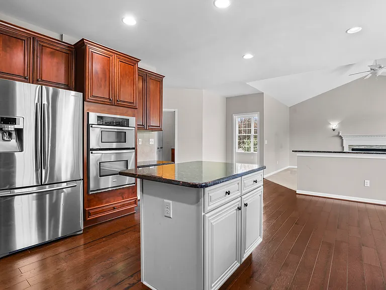 24303 Saybrook Ct — Photo 10