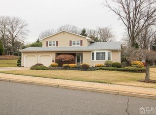 54 Fielek Ter, Parlin, NJ 08859