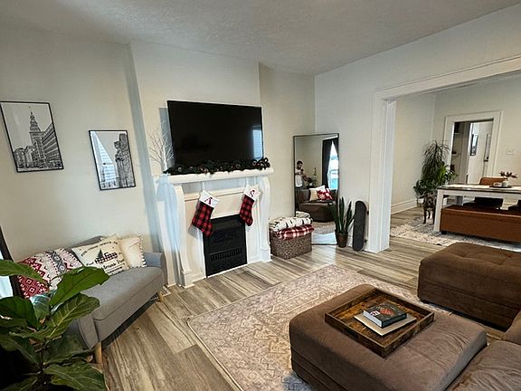 2nd image of 286 E Hudson St #286