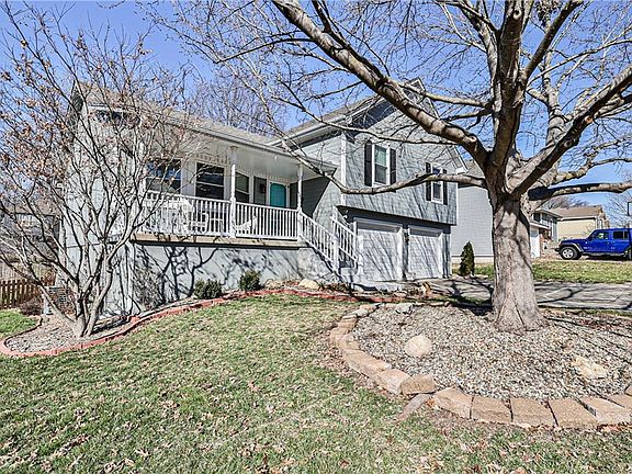 2nd image of 1120 NE Bryant Dr