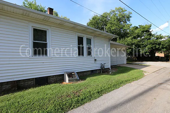 850 N Salisbury St — Photo 14