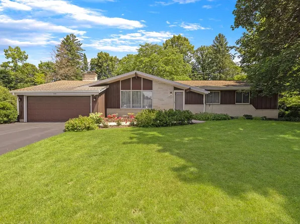 2220 Guinevere DRIVE, Brookfield, WI 53045