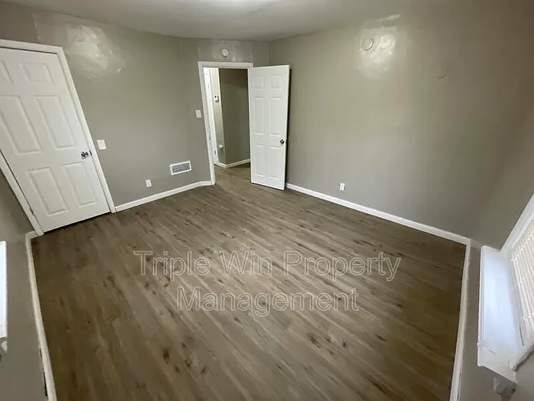 802 Rowles Ave — Photo 23