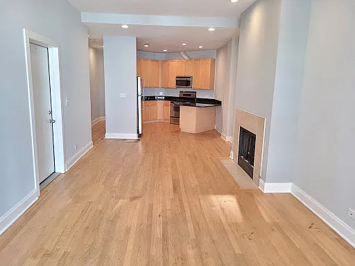 1216 N Lasalle St #2 — Photo 8