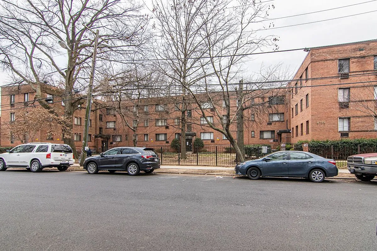 2 bed, 1.0 bath, 753 sqft, $1,600 — Photo 4