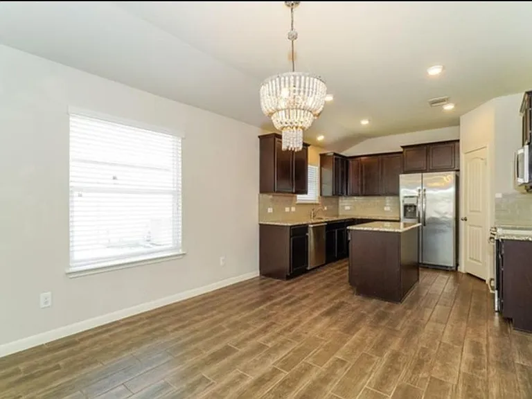 945 Cypress Ml — Photo 5