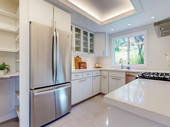 4th image of 1253 Royal Oak Terrace #C