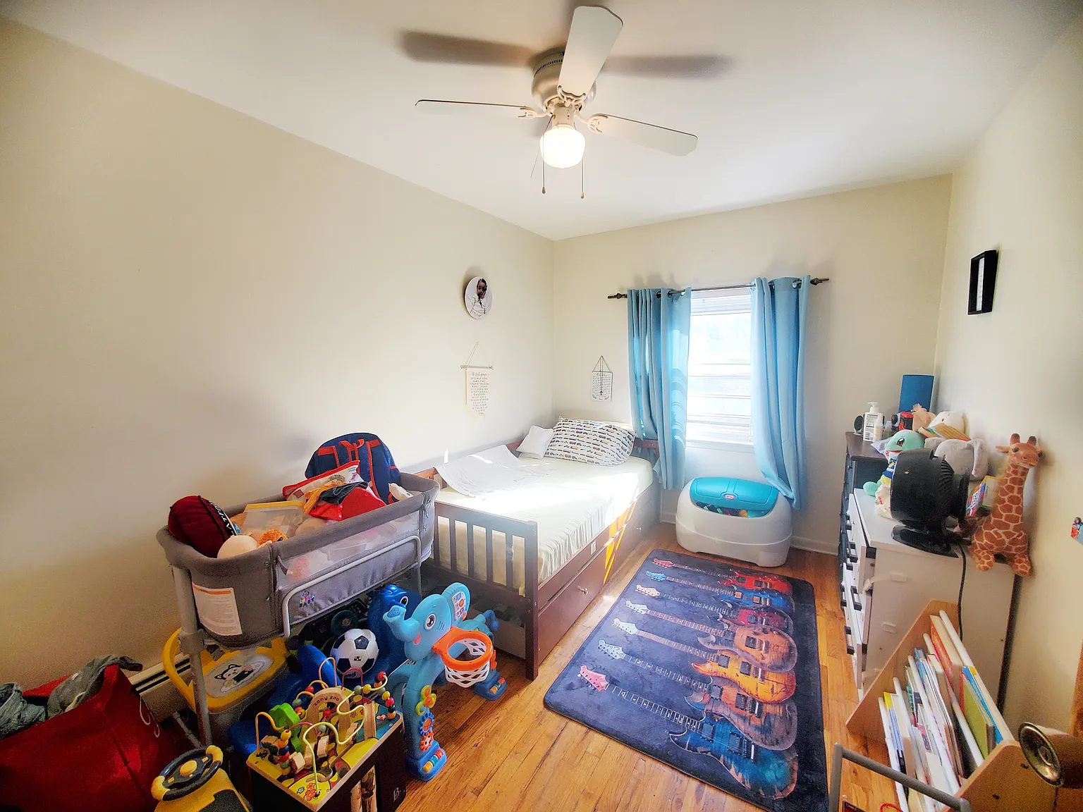 2 bed, 800 sqft, $2,700 — Photo 3